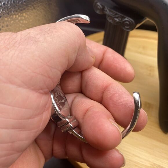 Ladies Elkon silver tone watch with spring bangle type band - Picture 7 of 11